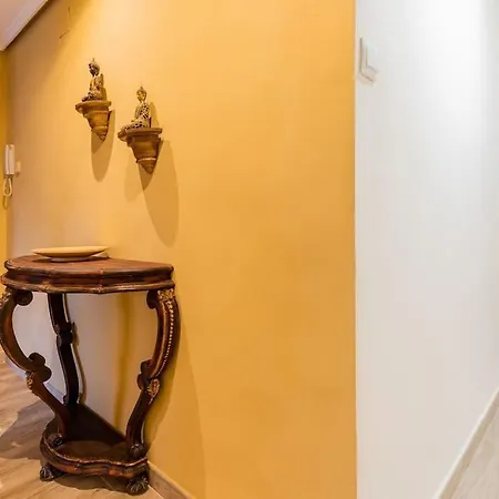 Ciudad Artes Gem: Stylish Near Ruzafa & Walencja