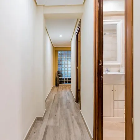 Ciudad Artes Gem: Stylish Near Ruzafa & Apartment *
