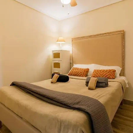 Ciudad Artes Gem: Stylish Near Ruzafa & Appartement
