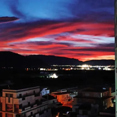 Blue Double Private At Front - En La Playa Piso Compartido Homestay Valencia