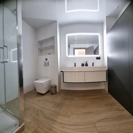 Kwatera prywatna Centrica De Lujo Gv 2 *