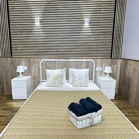 Salom 5 Apartment *