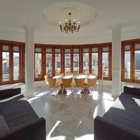 Entre La Estacion Y El Ayuntamiento Apartment *