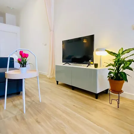 Apartamento En Cabanyal A: Encanto Y Diseno Junto A La Playa Apartament *