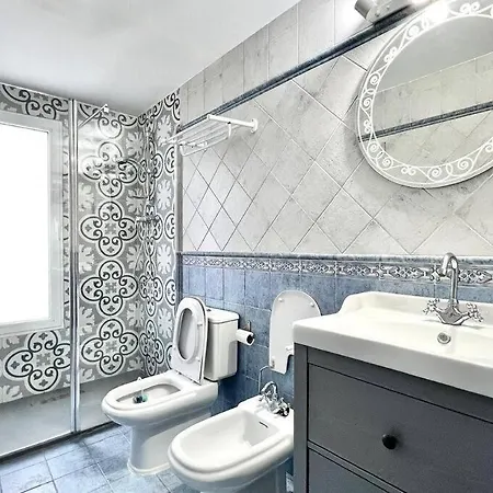 Con Terraza Cerca De La Estacion Del Nord