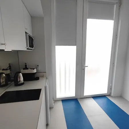 Apartment Carisan1 6 Min To Modern Bright