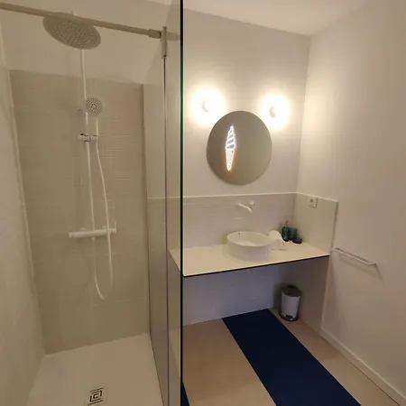 Carisan1 - 6 Min To Beach, Modern, Bright Apartment