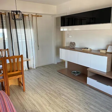 En Complejo Residencial Con Piscina Y Garaje Frente Al Mar Apartamento *