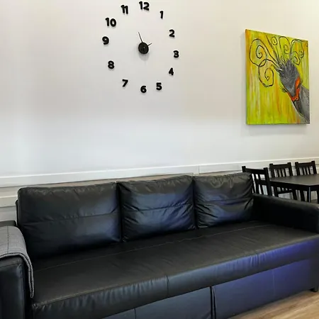 Carbonell 1 Lägenhetshotell