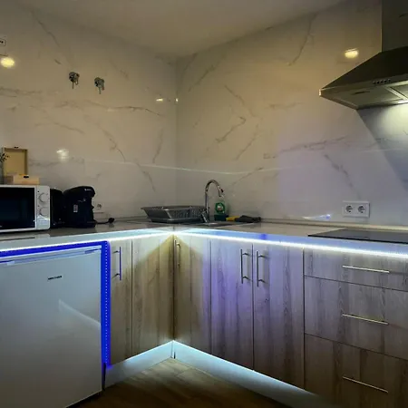 Carbonell 1 Lägenhetshotell 4*