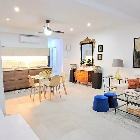 Apartment New! Renovated, Centrally Located, Private Entrance, Terrace *