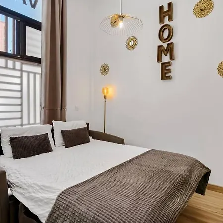 Urban Loft Apartment *