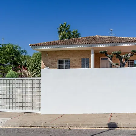 Con Piscina, Jardin Y Aire Acondicionado En La Eliana-l'eliana * Valencia