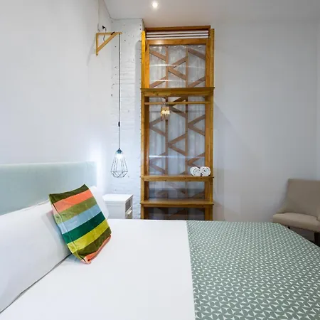 Florit Flats - The Vella * فالنسيا