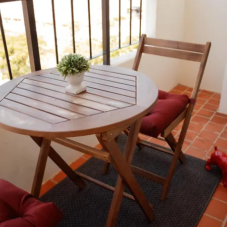Apartamento Luminoso. Comodo. Acogedor. Wifi. Junto A Ave Valencia