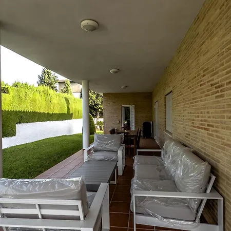Con Piscina, Jardin Y Aire Acondicionado En La Eliana-l'eliana Villa *