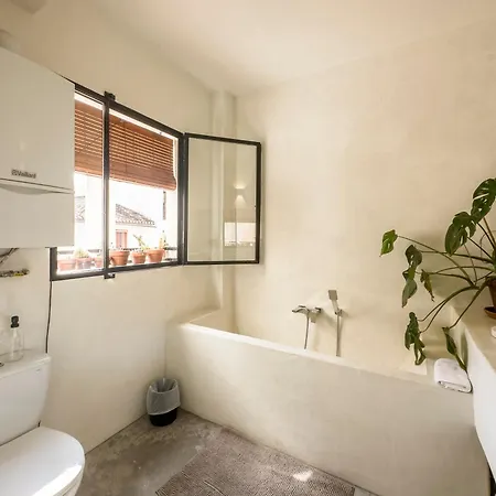 Serranos Apartment *