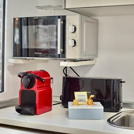 Spacious, Sunny Flat By Of Arts & Sciences شقة