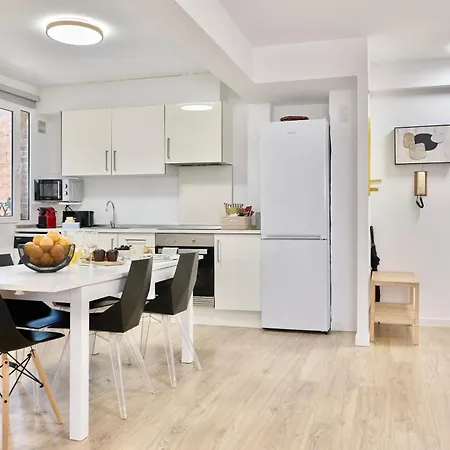 Spacious, Sunny Flat By Of Arts & Sciences Apartamento