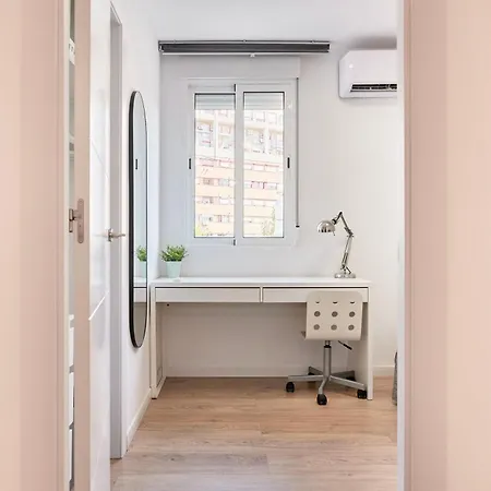 Apartamento Spacious, Sunny Flat By Of Arts & Sciences