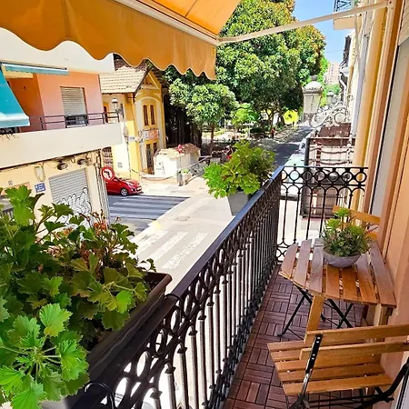 Bright Apt With Balcony Between Beach & Center 6P شقة فالنسيا