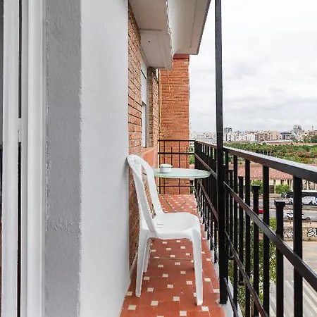 Private In Shared Workstay Privatunterkunft Valencia