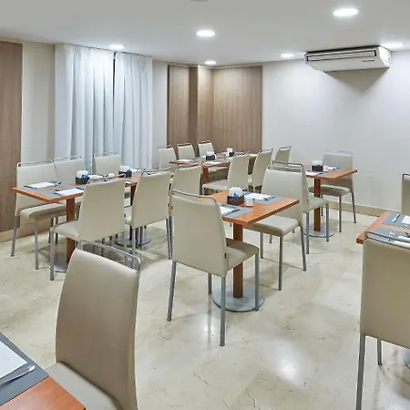 Hotel Nh Ciencias 3*
