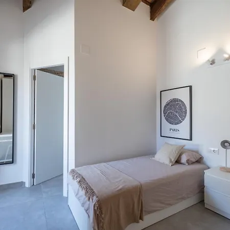 Residencia Universitaria Trinitarios * Valencia