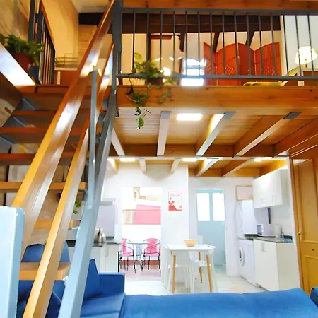Casita Con Terraza En Cabanyal
