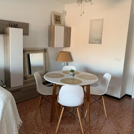 La Pobla De Farnals Apartment *