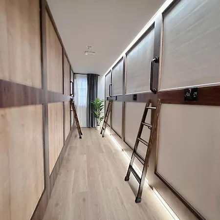 The Pod Blasco ホステル