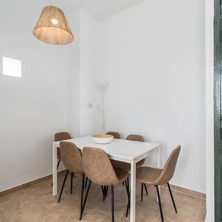 Travel Habitat Port Valencia. Valencia