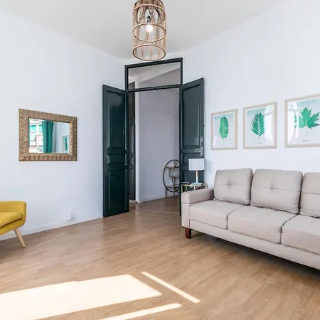 Travel Habitat Port Valencia. Valencia