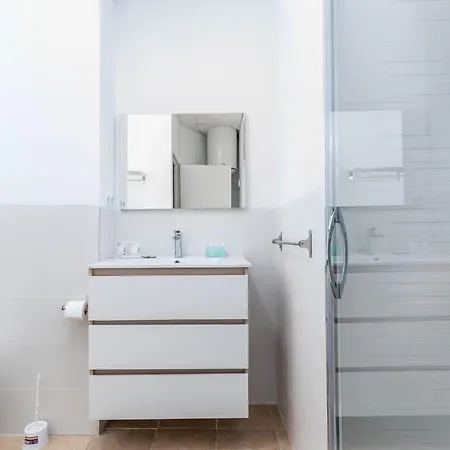 Travel Habitat Port Valencia. Valencia