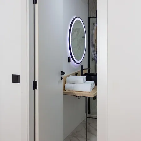 Vlc Host - Leones Apartment