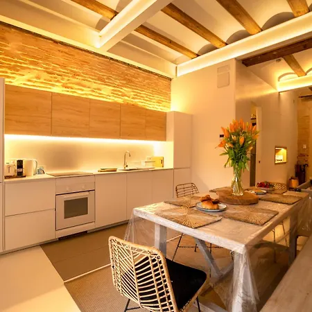 Design House With Private Pool Near