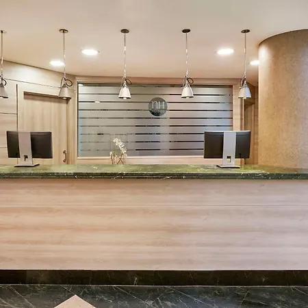 Nh Artes Hotel 4*