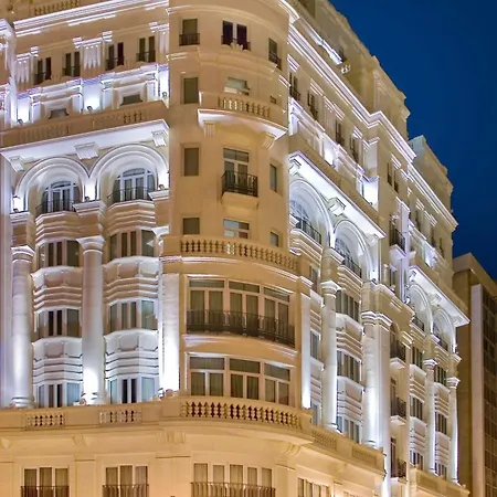 Hotell Melia Plaza 4*