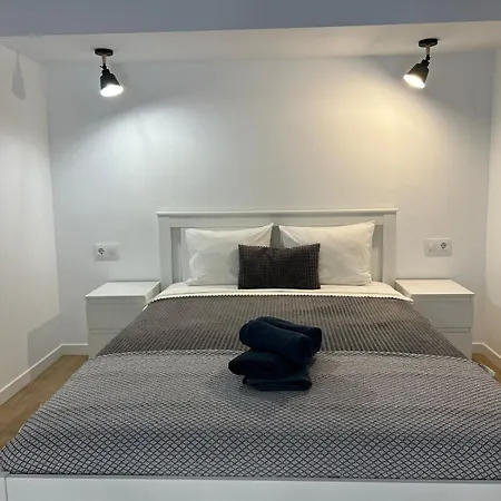 Carbonell 1 Lägenhetshotell 4*