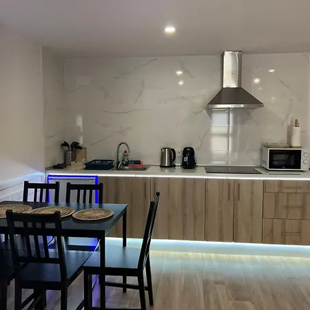 Lägenhetshotell Carbonell 1 4*