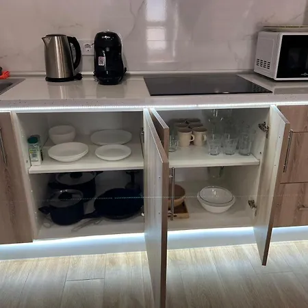 Carbonell 1 Lägenhetshotell 4*