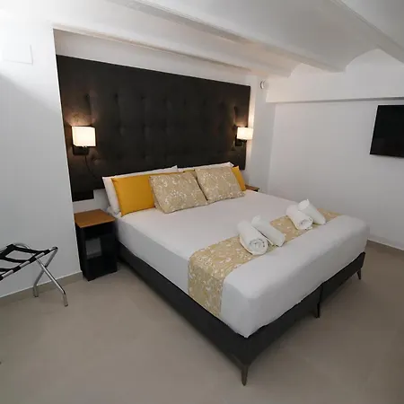 Suites Puerto Valencia By Bet Apartments
