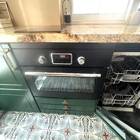 Esmeralda With Free Private Underground Parking *