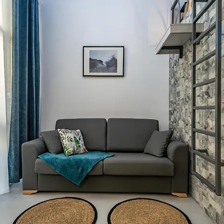 Apartament Exquisite With An Original Design