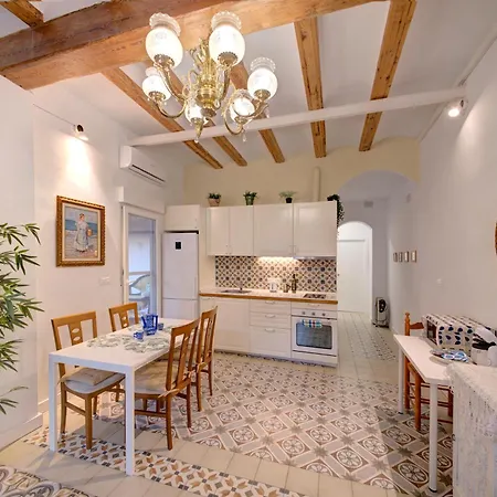 Appartement With Pool By The Beach *