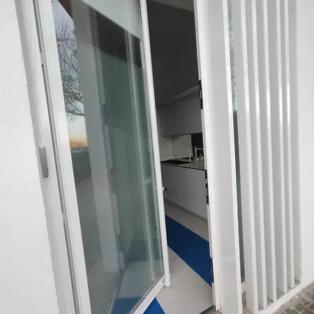 Apartment Carisan1 6 Min To Modern Bright