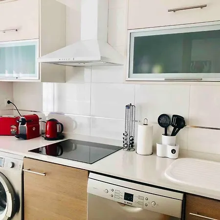 Great Close To Center Apartment *