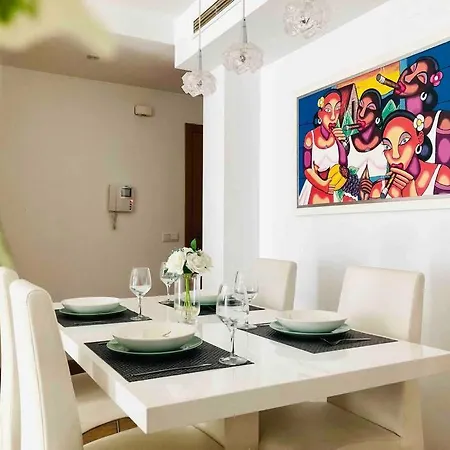 Great Close To Center Apartment Valencia