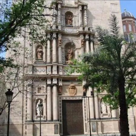 Soleado En Plaza Del Carmen Valencia