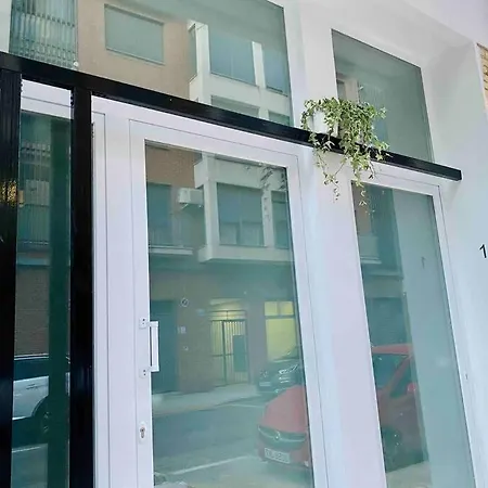 Chic Avec Terrasse, Lumineux Et Calme 2 شقة